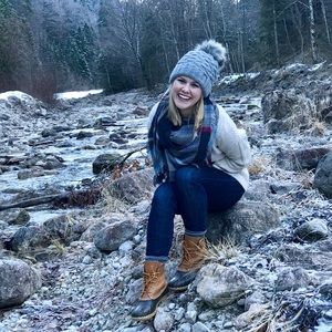 Meet your Posher, Hannah